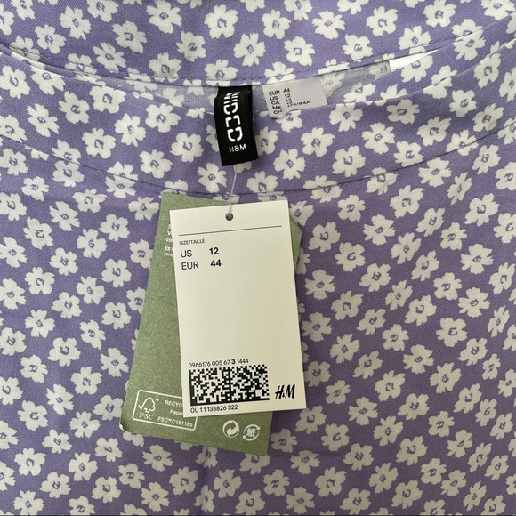 NWT H&M floral wrap skirt, size 12/44 - Picture 3 of 3